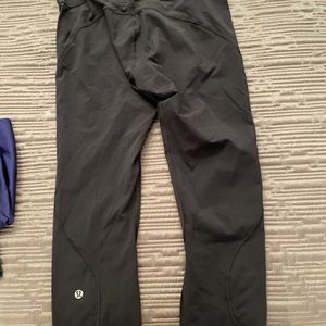 Lululemon black size 8 spandex cropped
